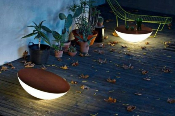 lampes-solaires-de-jardin-décoration-de-jardin-avec-éclairage-solaire