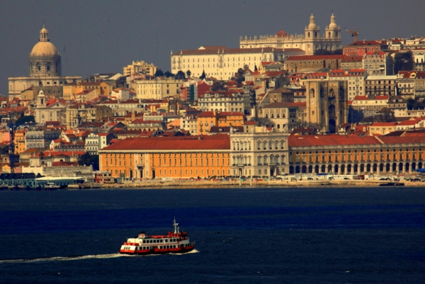 lisboa-capitale-à-la-mèr-trois-rivières-grand-ville-resized