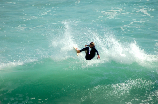 océan-onde-surfeur-à-Biarritz