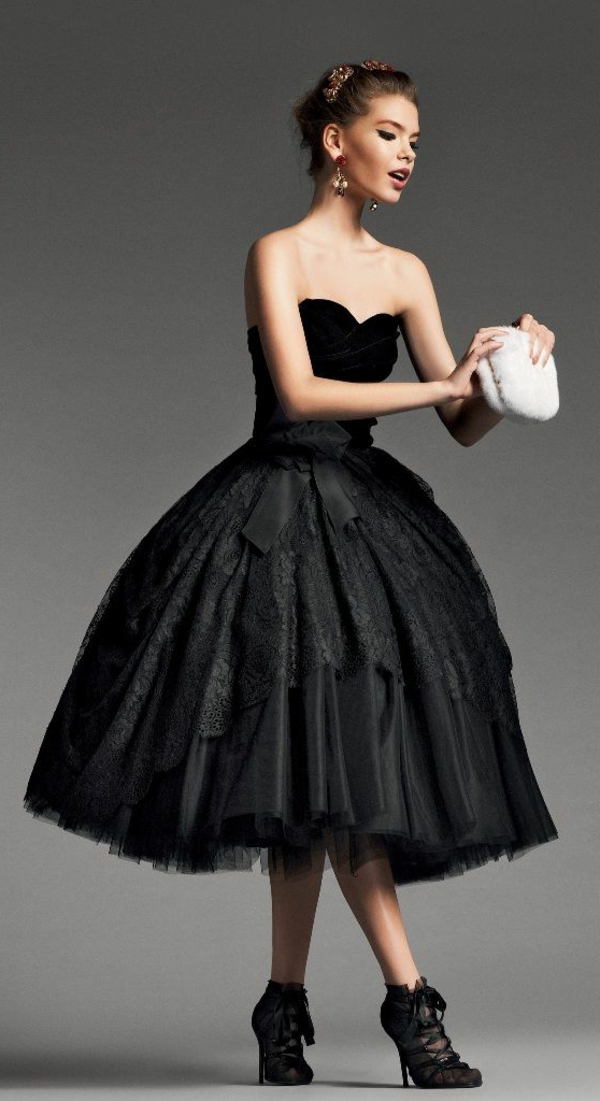robe-de-soirée-petite-robe-noire-évasée-flotante