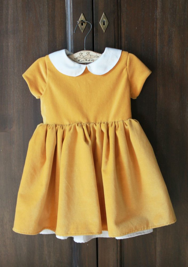robe-pour-bébé-jaune
