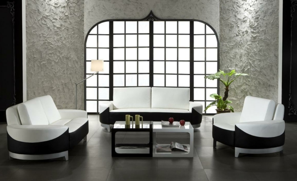 sofa-blanc-et-noir-salle-de-séjour-plante-verte