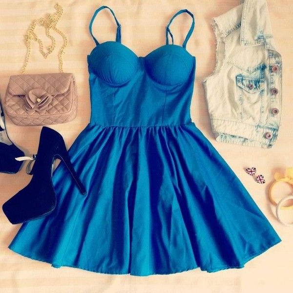 tenue-du-jour-robe-quotidienne-comment-porter-la-robe-bustier