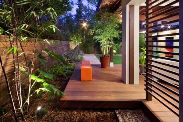 terrasse-en-bois-ou-composite-jardin-et-pont-en-bois-extérieur-impressionnant