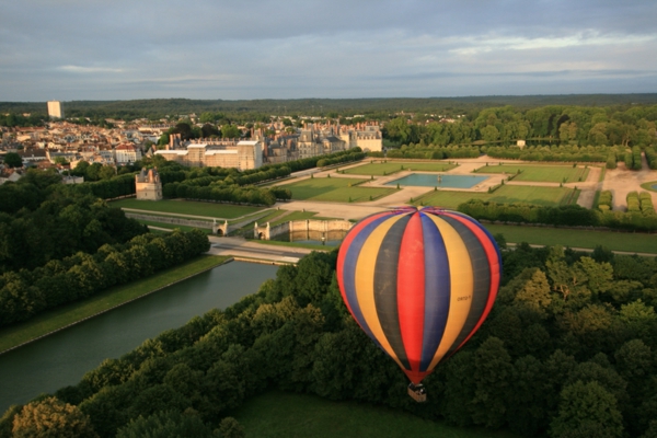 4-chateau-de-Fontainebleau-près-de-Paris-ballon-resized