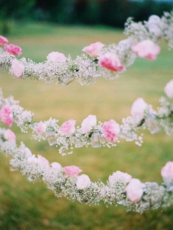 Décoration-florale-mariage-heureux-guirlande-de-fleur