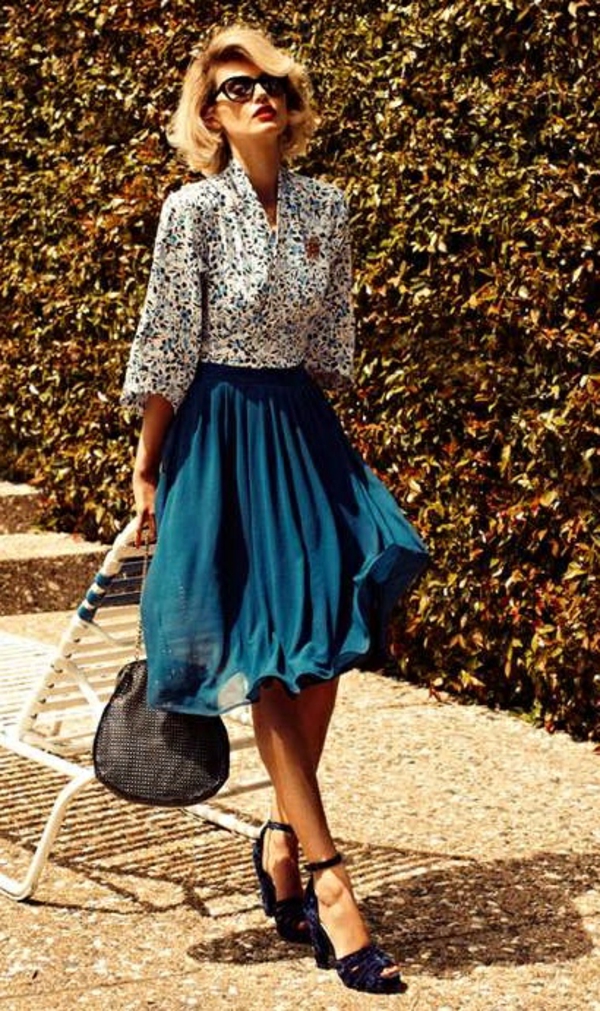 Fringue-moderne-au-style-rétro-joupe-et-chemise-vintage