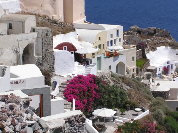 Santorin-un-ile-jolie-destination-touristique