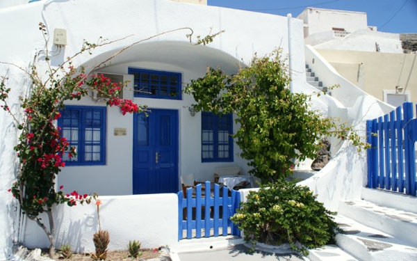 Thira-Haus-in-Santorini-resized