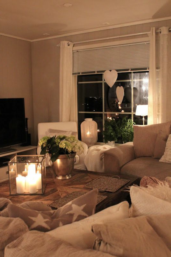 bougies-décoratives-salle-de-séjour-sofa-coussins