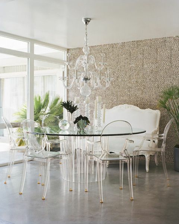 chaise-transparente-intérieur-moderne