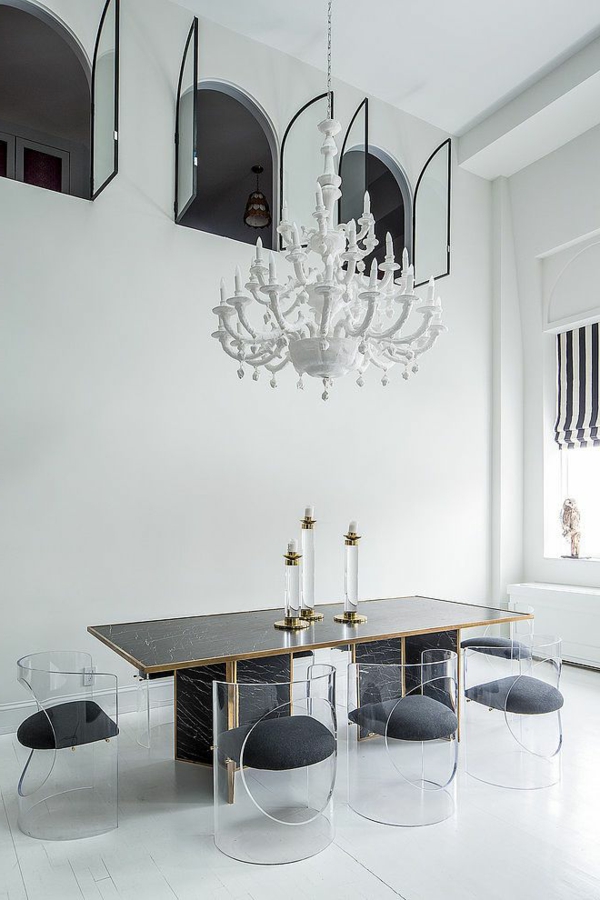 chaise-transparente-jolie-salle-à-manger-plafonier-blanc