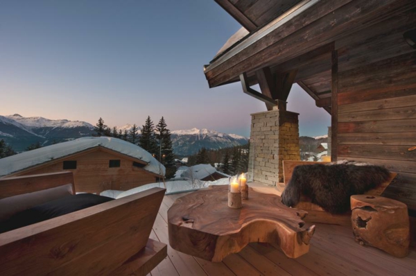 chalet-suisse-une-terrasse-phénoménale-en-bois