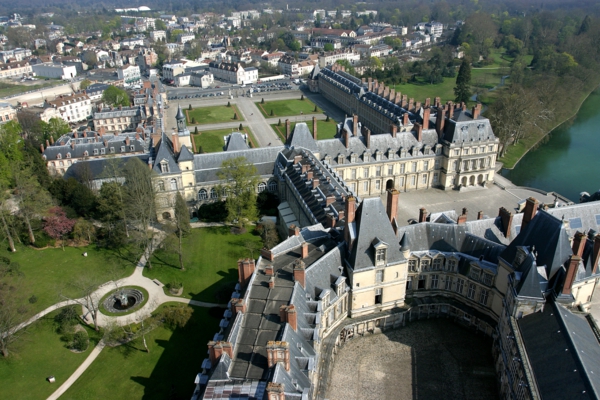 château-de-fontainebleau-France-histoire-vue-resized