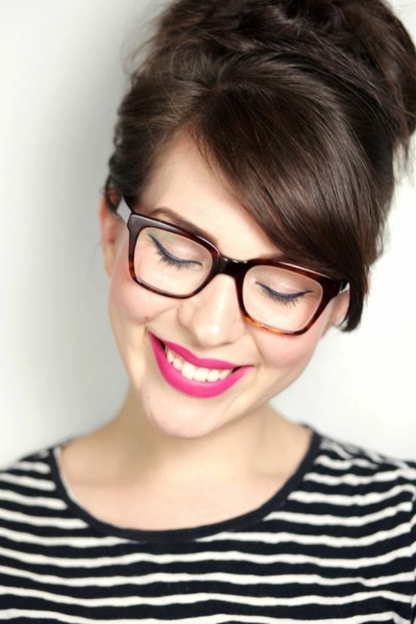 comment-choisir-ses-lunettes-de-vue-femme-moderne