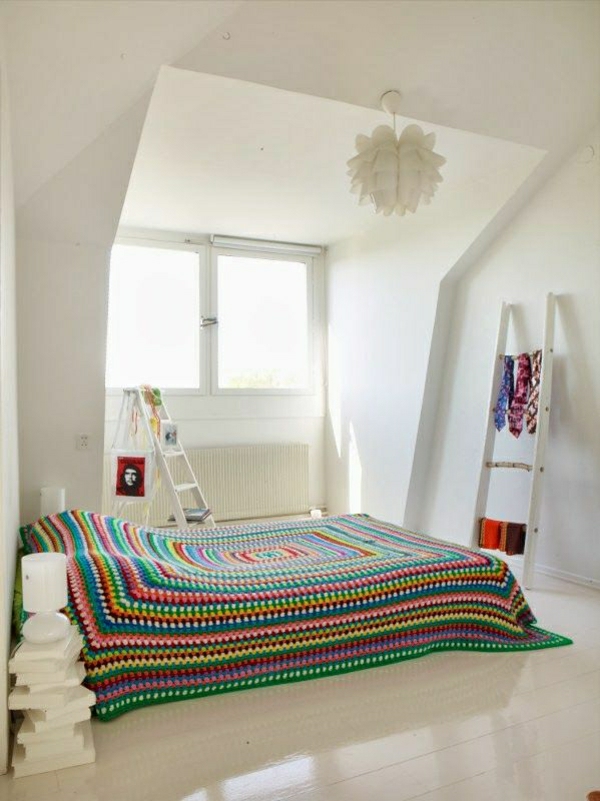 couverture-de-lit-coloré-tricoté
