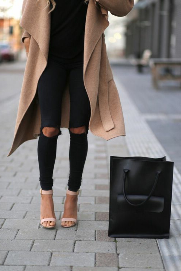 jeans-moderne-femme-jean-noir-déchiré