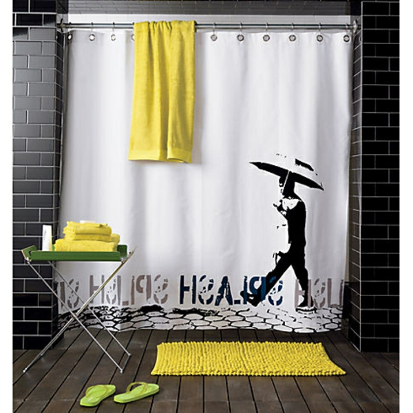 l-homme-avec-parapluit-rideau-douche-original-idée-créative-jaune