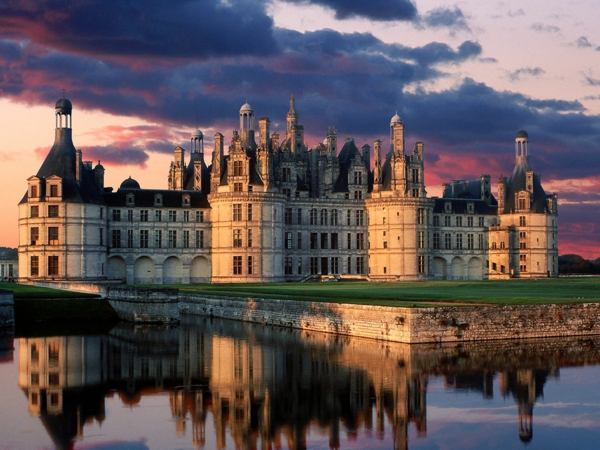 les-châteaux-de-la-Loire-le-château-au-coucher-du-soleil