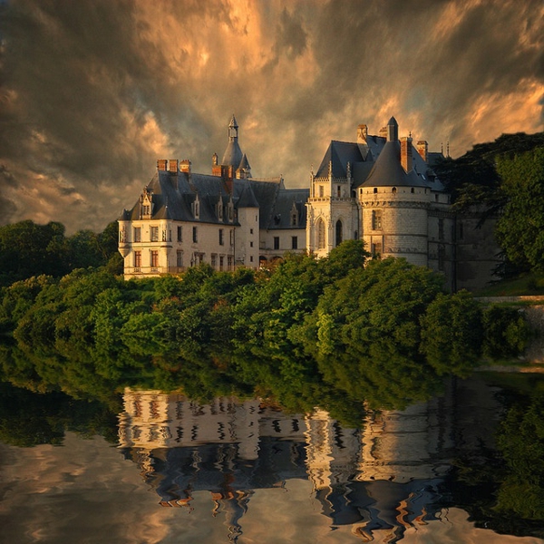 les-châteaux-de-la-Loire-le-château-et-son-reflet