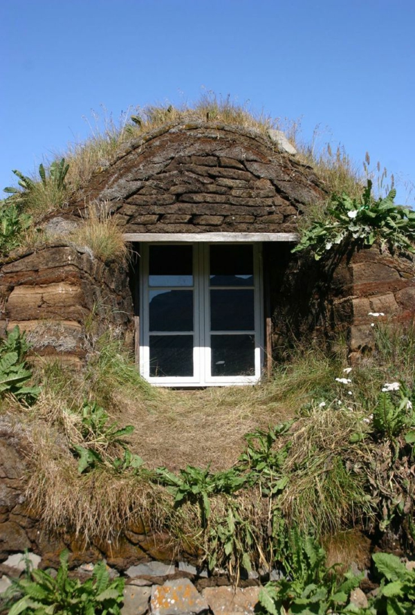 maison-de-hobbit-éco-gîtes-sous-sol