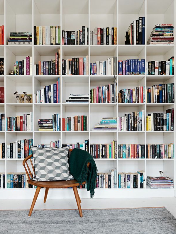 meuble-bibliothèque-élégant-déco-scandinave