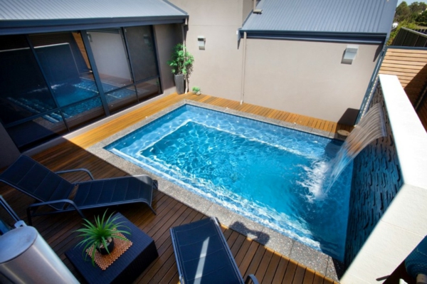petite-piscine-hors-sol-un-extérieur-moderne