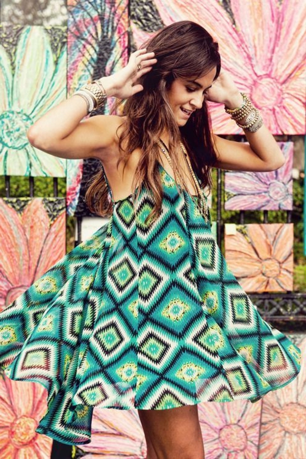 robe-hippie-chic-avec-bretelles-et-motfs-géometriques