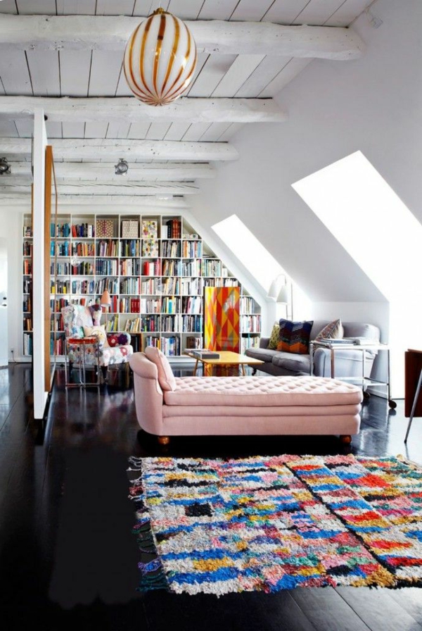 tapis-multicolore-intérieru-loft-et-sofa-rose
