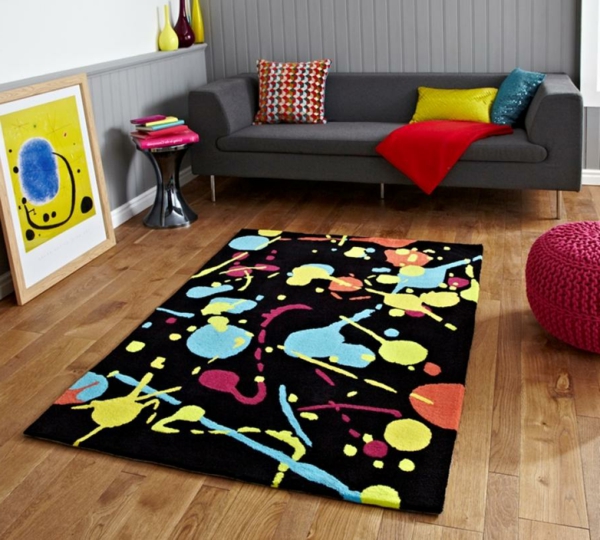 tapis-multicolore-original-décoration-pour-les-petits-espaces