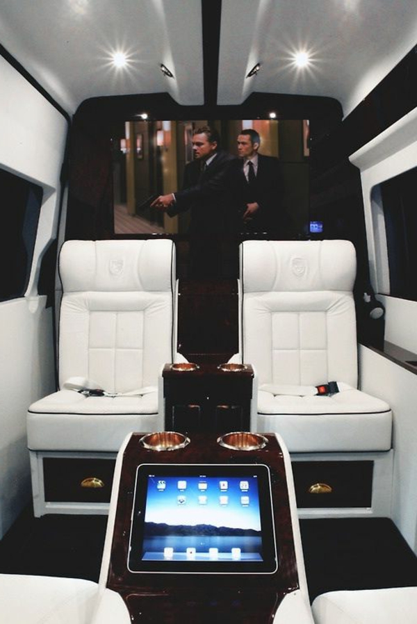 0-jet-privé-vol-canapé-en-cuir-blanc-tv-luxe-intérieur