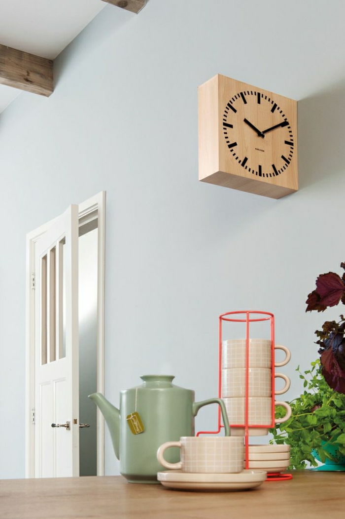 1-horloge-murale-décorative-horloge-en-bois-mur-gris-plante-verte-cuisine-salle-a-manger