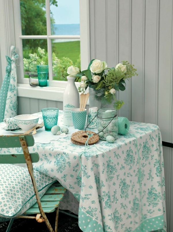 1-nappe-bleu-blanche-fleurs-set-de-table-serviette-de-table-coloré-blanc-bleu
