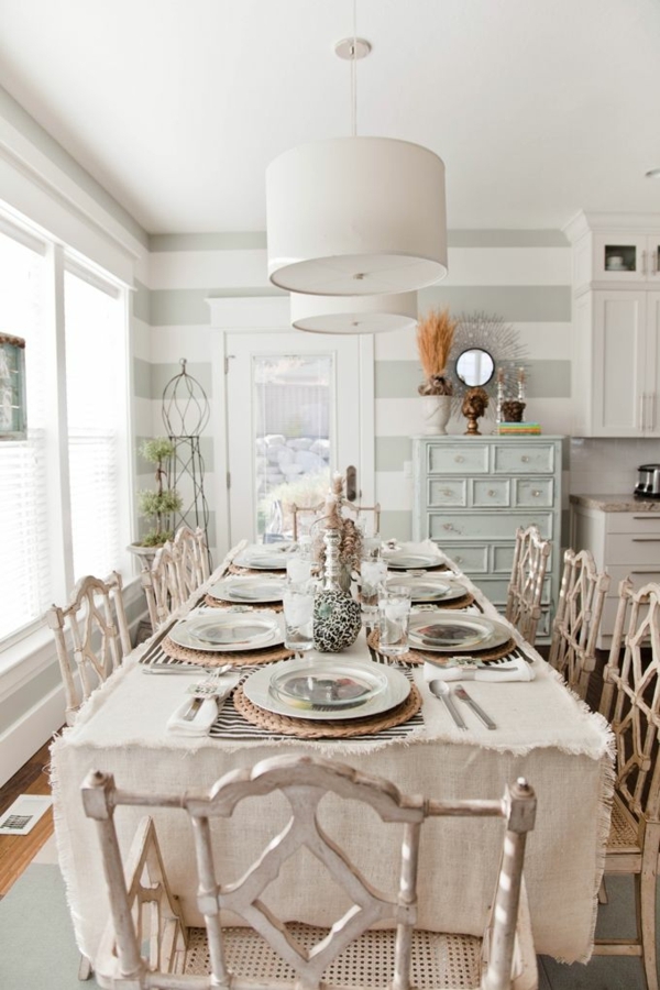 1-nappe-de-table-en-lin-beige-ambiance-rustique-élégante