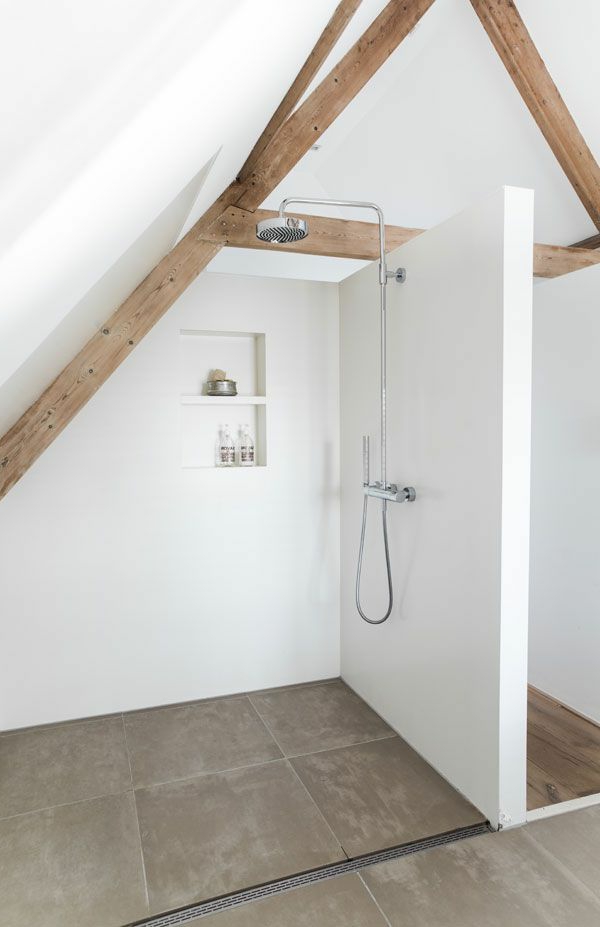 1-salle-de-bain-sous-comble-idée-originale