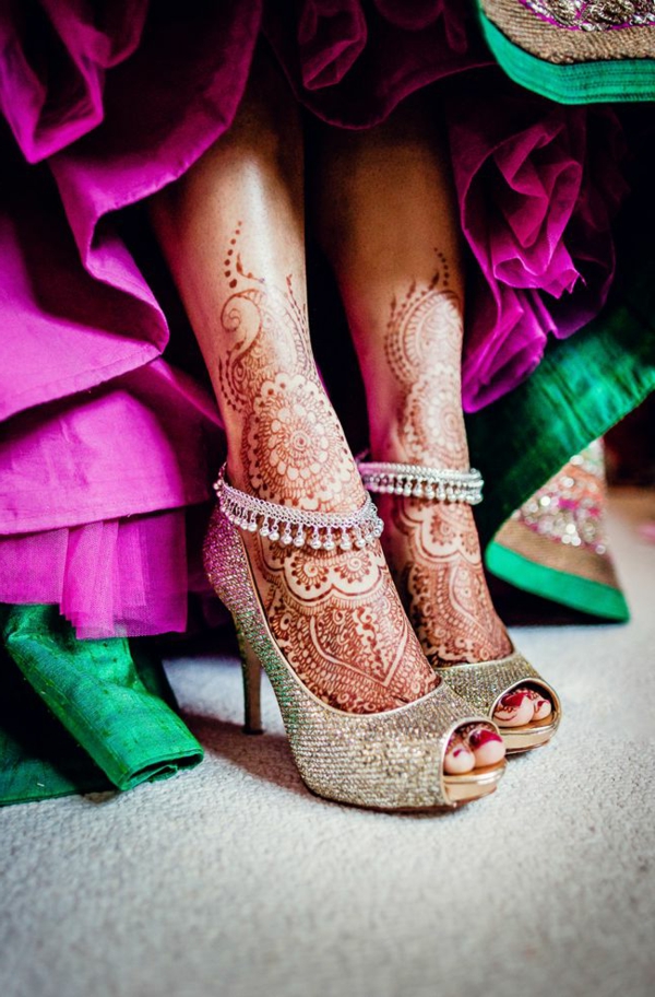 6-henné-tatou-mariage-chaussures-robe-coloré