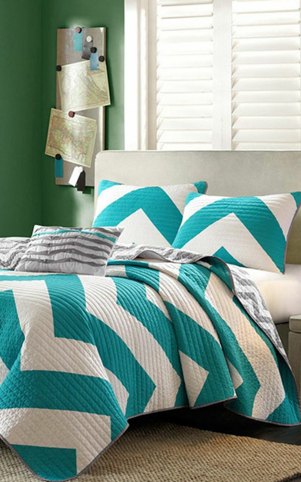 Boutis-couvre-lit-chambre-à-coucher-doux-bleu-et-gris-tapis