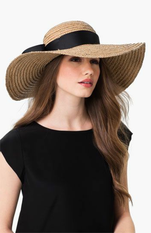 chapeau-paille-beige-robe-noir-femme-mode