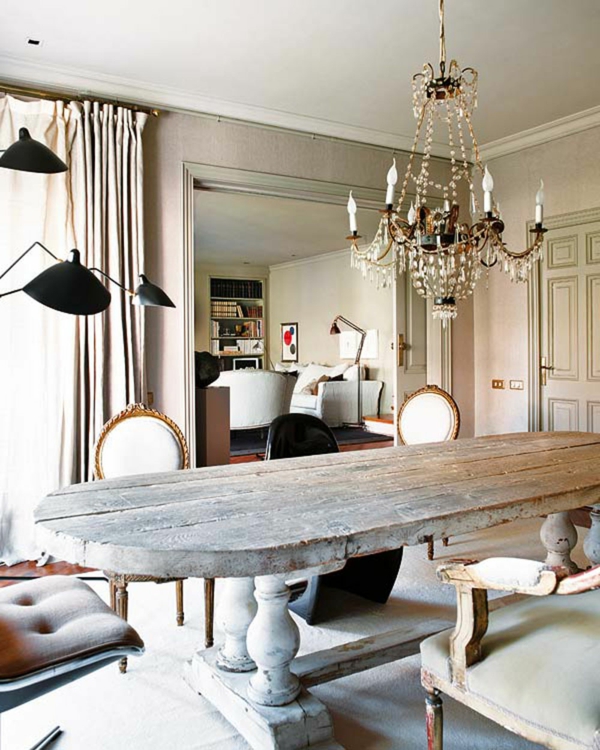 design-chaises-salle-à-manger-idee-creative-vintage-lustre-baroque