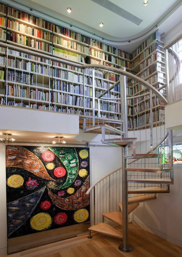 escalier-pour-mezzanine-design-tournant-menant-à-une-bibliothèque