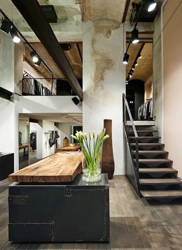 escalier-pour-mezzanine-intérieur-loft-industriel