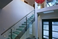 Designs d’escaliers avec garde-corps en verre
