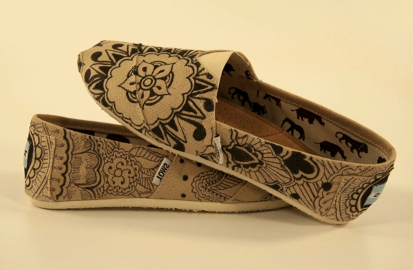henné-vans-décoration-tatouage-chaussures-peindre-sur-soie