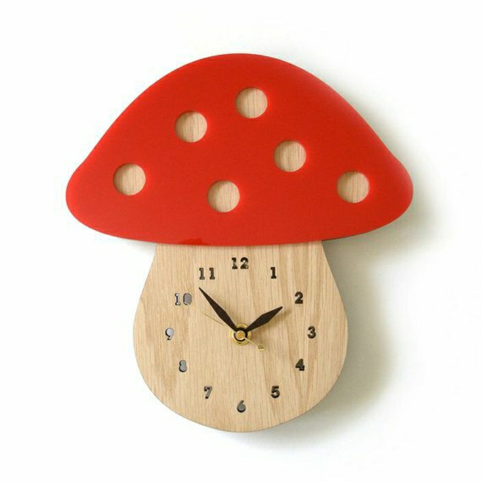 horloge-design-élégante-en-bois-en-forme-de-champignon