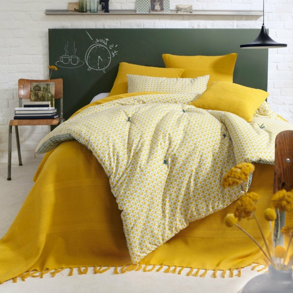 jeté-de-lit-boutis-couverture-nocturne-jaune