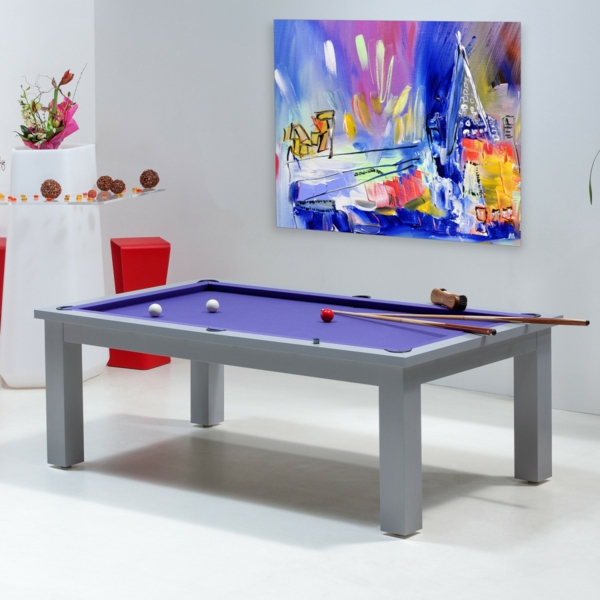 jolie-table-billard-de-luxe-qui-est-convertible-en-table-a-manger-pour-salon-gris-violet-resized