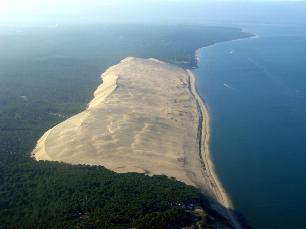 la-dune-du-pilat-une-photo-à-vol-d'oiseau