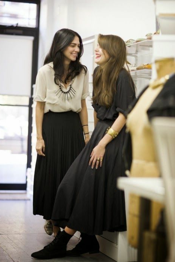 les-jupes-mi-longues-noires-filles-modernes-sourure-mode
