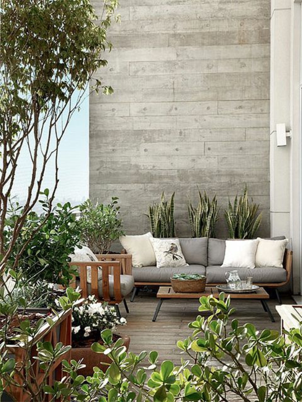 meubles-palettes-bois-plantes-vertes-extérieur-terrasse