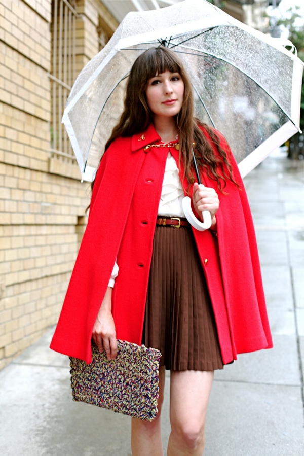 parapluie-transparent-aux-rebors-roses